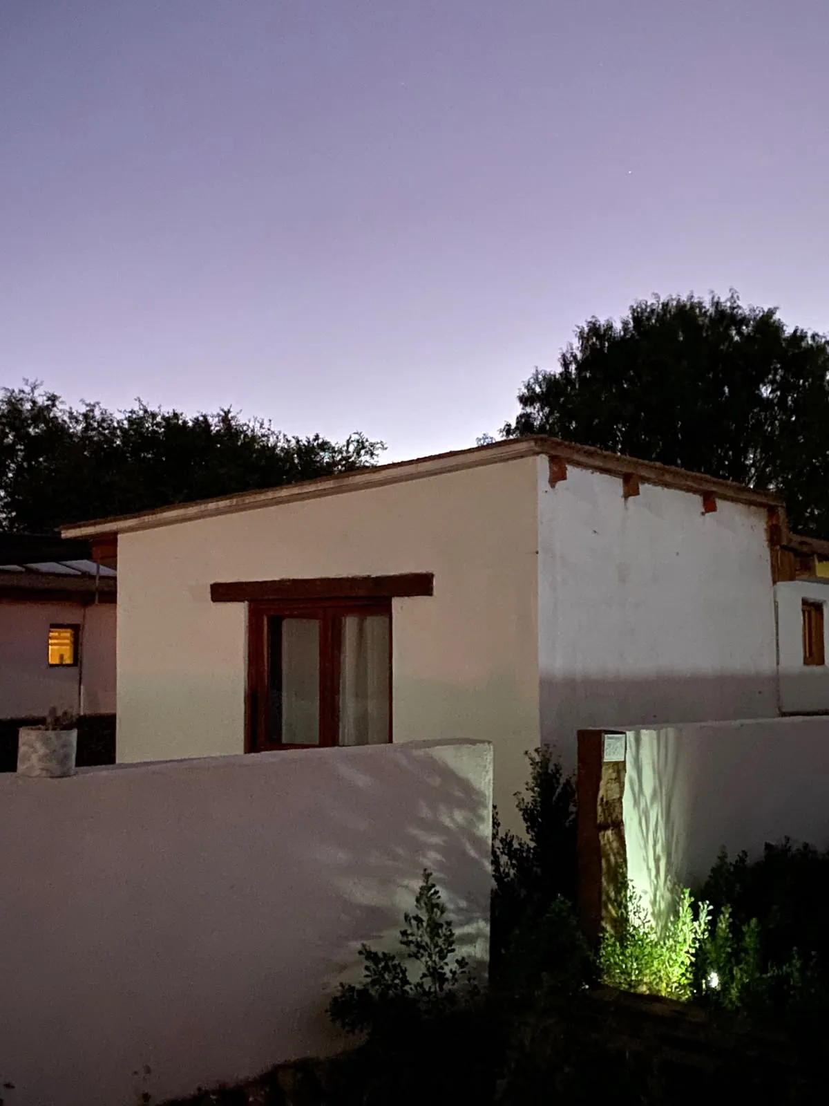 Exterior de la Cabaña Familiar 3 al atardecer