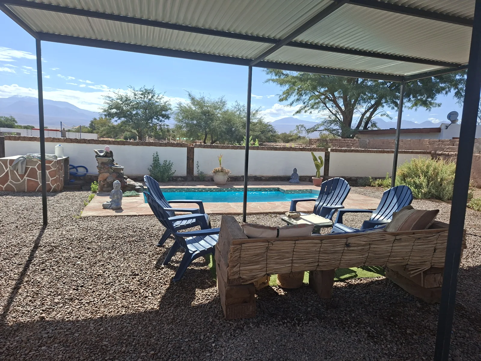 Terraza con vista a la piscina